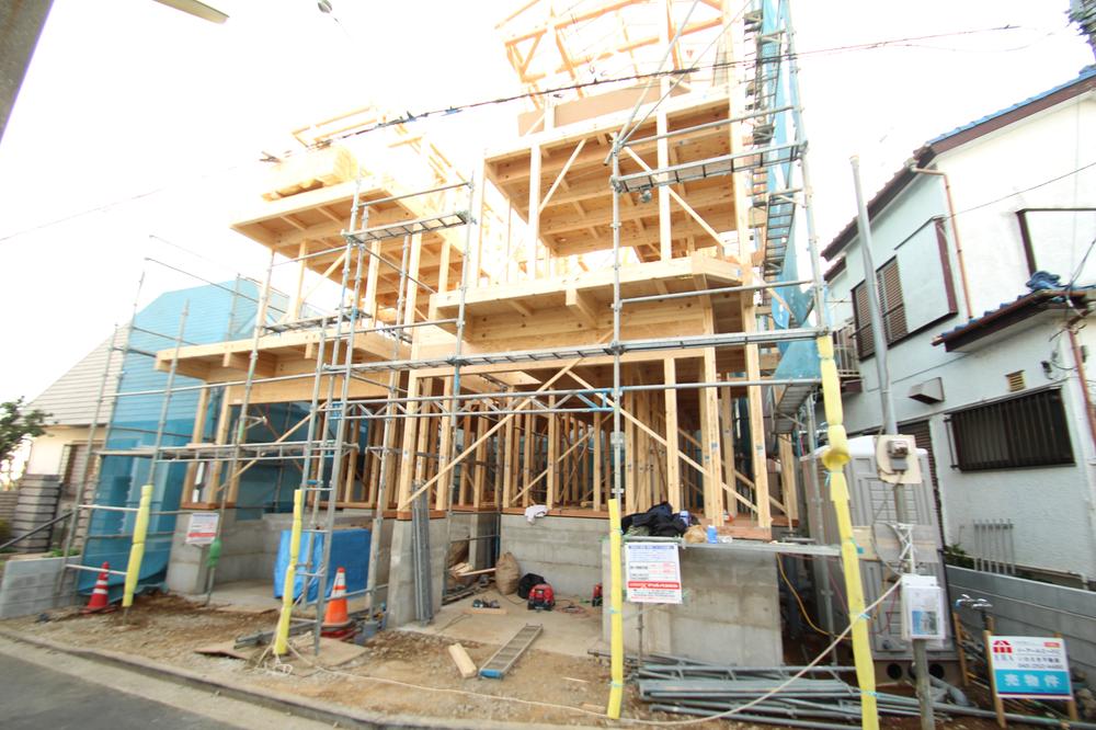 Local appearance photo. Local (12 May 2013) Shooting