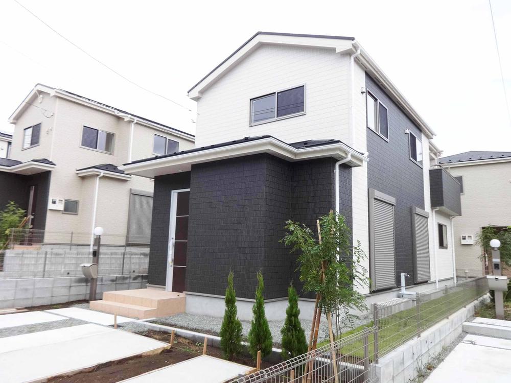 Local appearance photo. Local (11 May 2013) Shooting