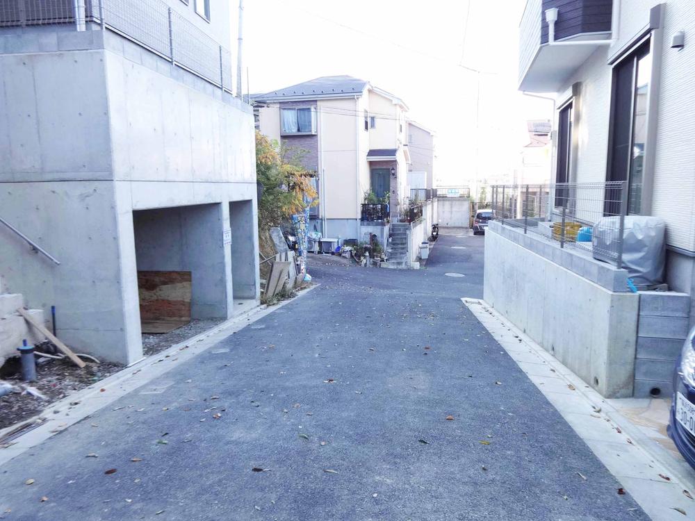 Local photos, including front road. Local (11 May 2013) Shooting