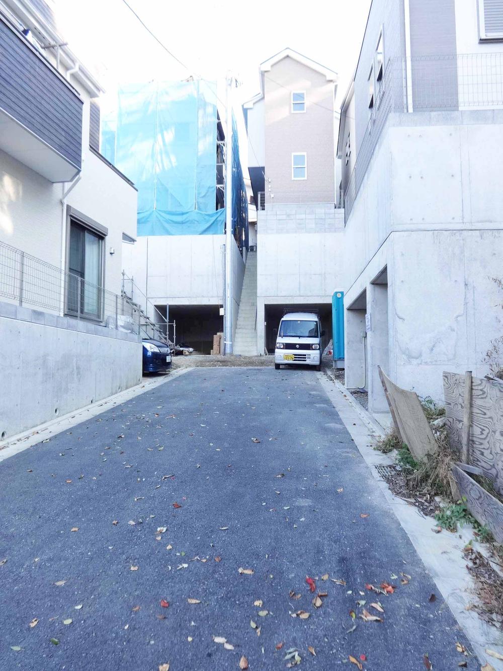 Local photos, including front road. Local (11 May 2013) Shooting