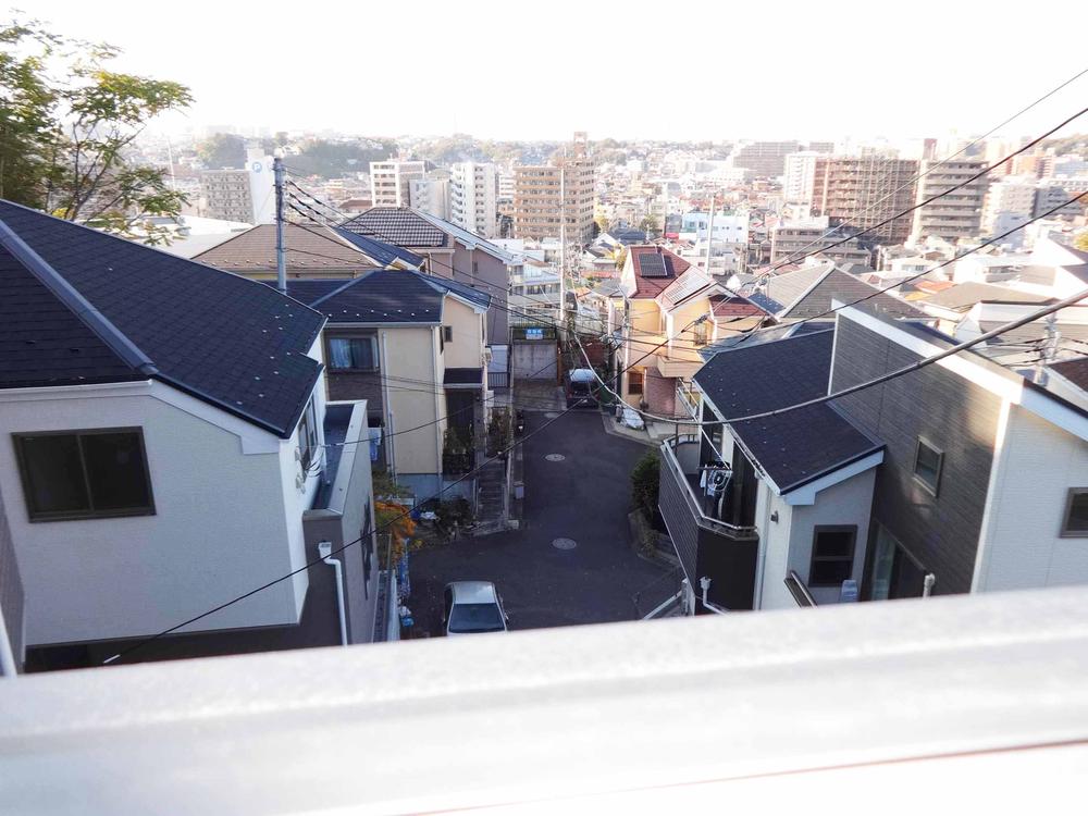 View photos from the dwelling unit. View from the site (November 2013) Shooting