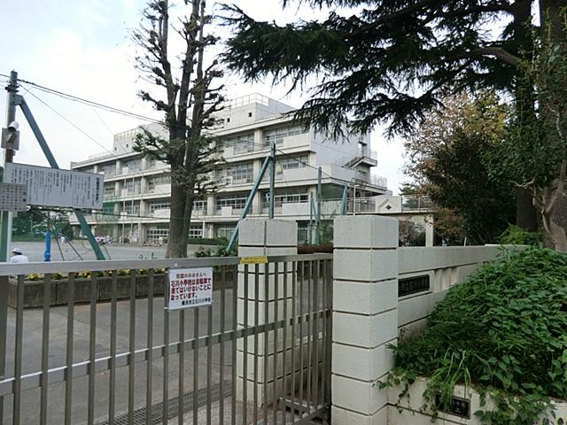 Primary school. School peace of mind near 720m elementary school to Yokohama Tateishi River Elementary School