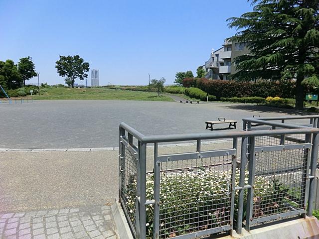 park. Delight even children near 320m park to Karasawa park