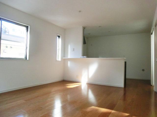 Same specifications photos (living). ( Building) same specification