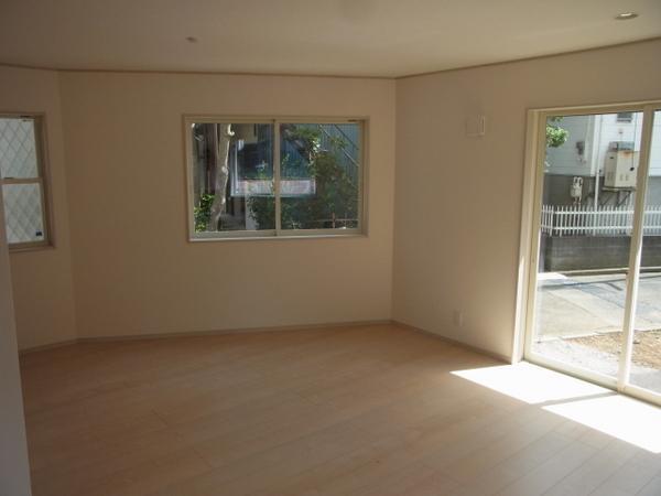 Living. 3 face lighting of living!