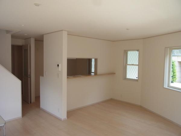 Living. Popular face-to-face kitchen