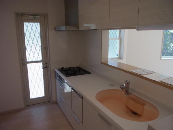 Kitchen. Dishwasher, With water purifier! Door is safe less worry about pinch your fingers in the soft close function.