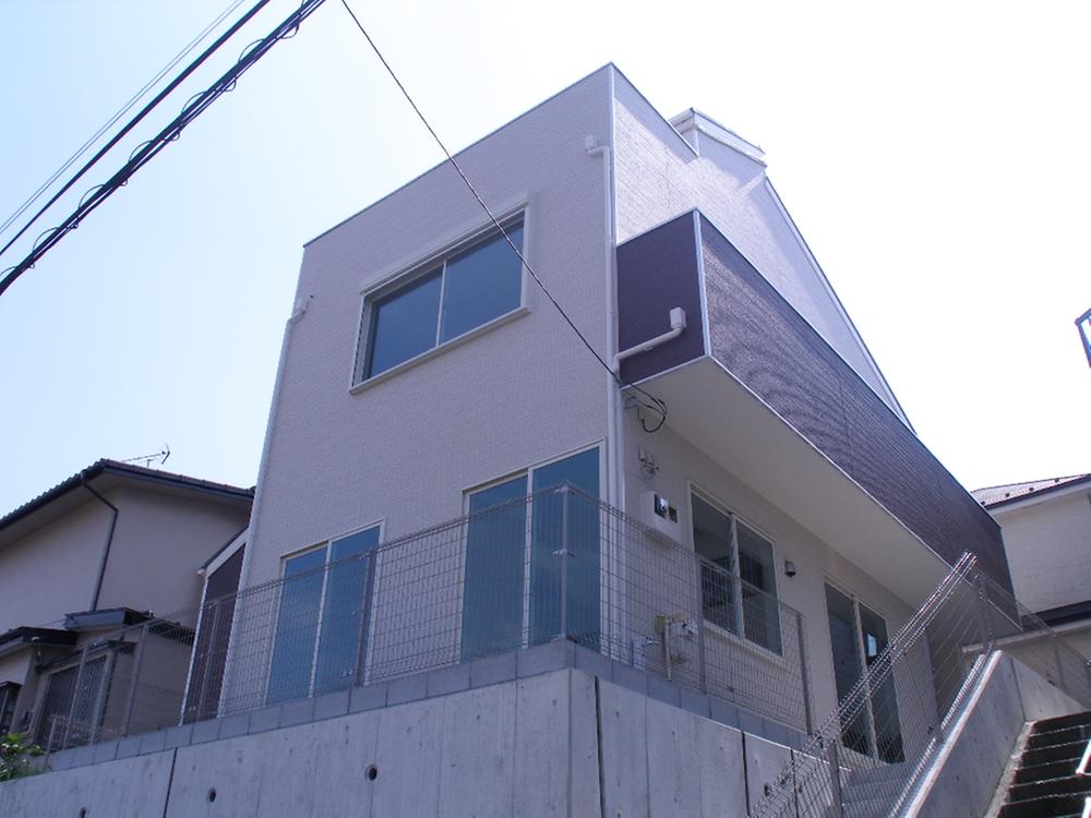 Local appearance photo. It was completed! A hill in an open feeling of ants!