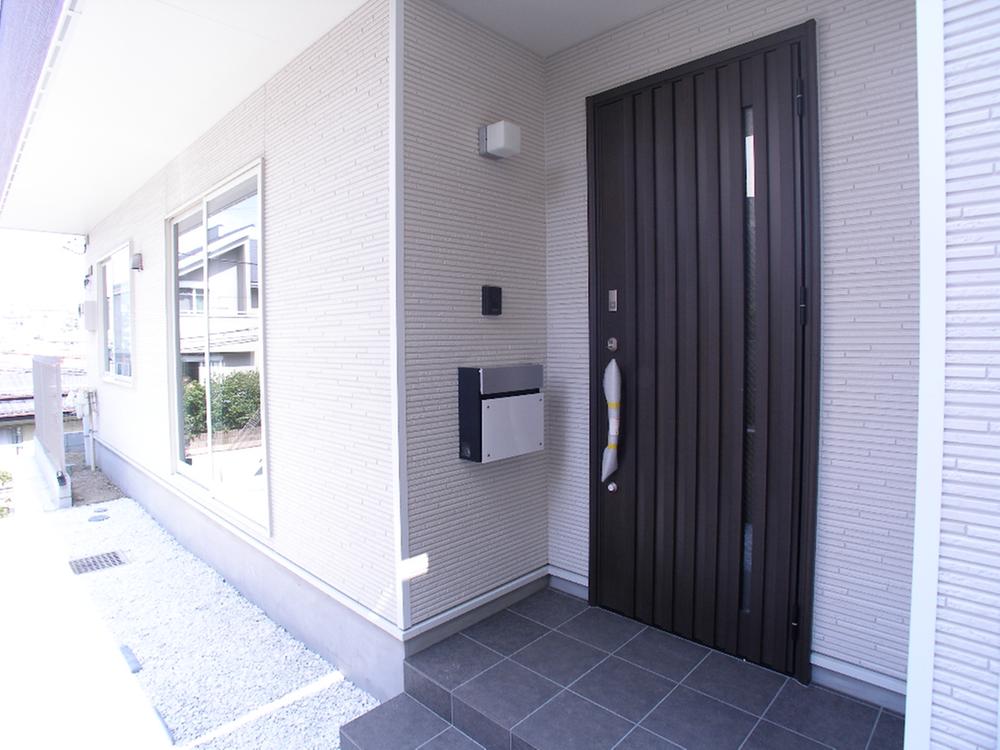 Entrance. Local (September 2013) Shooting