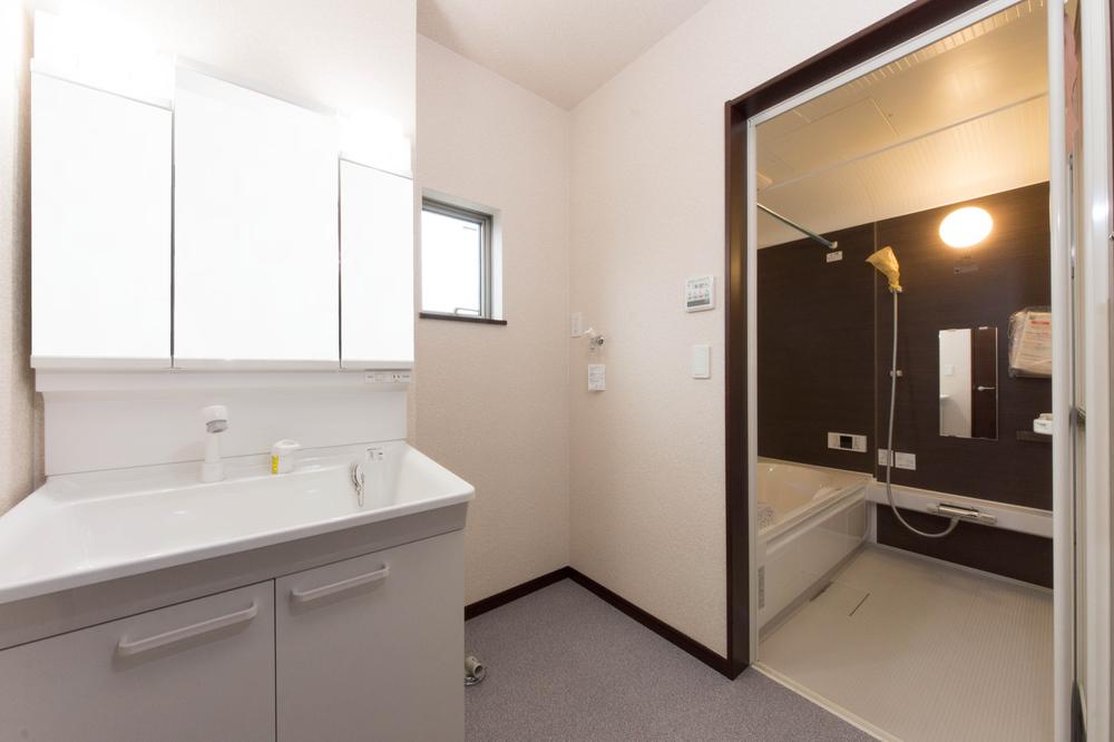 Wash basin, toilet. Cleanliness full wash room