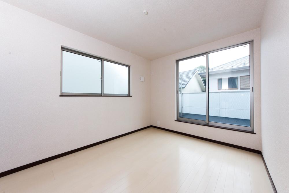 Non-living room. Bright living room with two-sided lighting