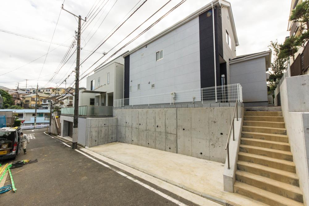 Local appearance photo. A quiet residential area in the