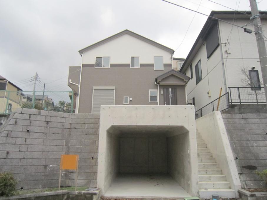 Local appearance photo. Local (12 May 2013) Shooting