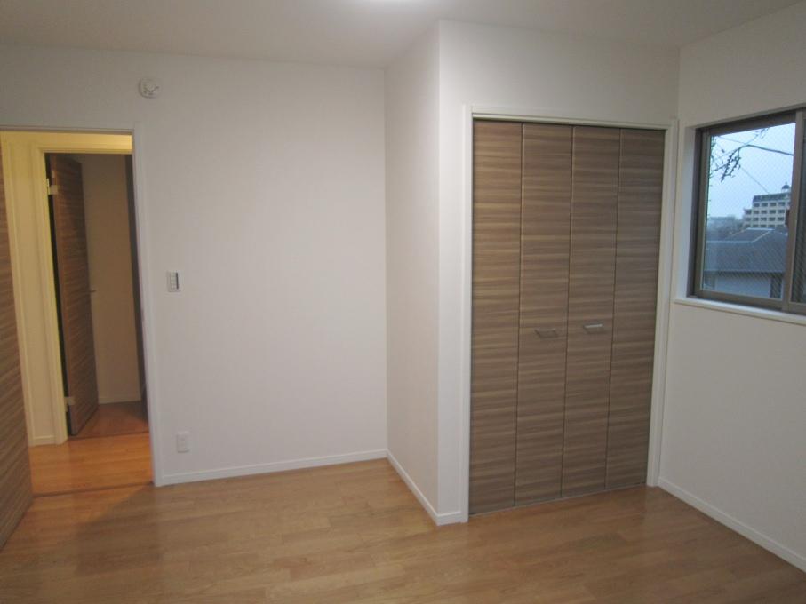 Non-living room. Local (12 May 2013) Shooting