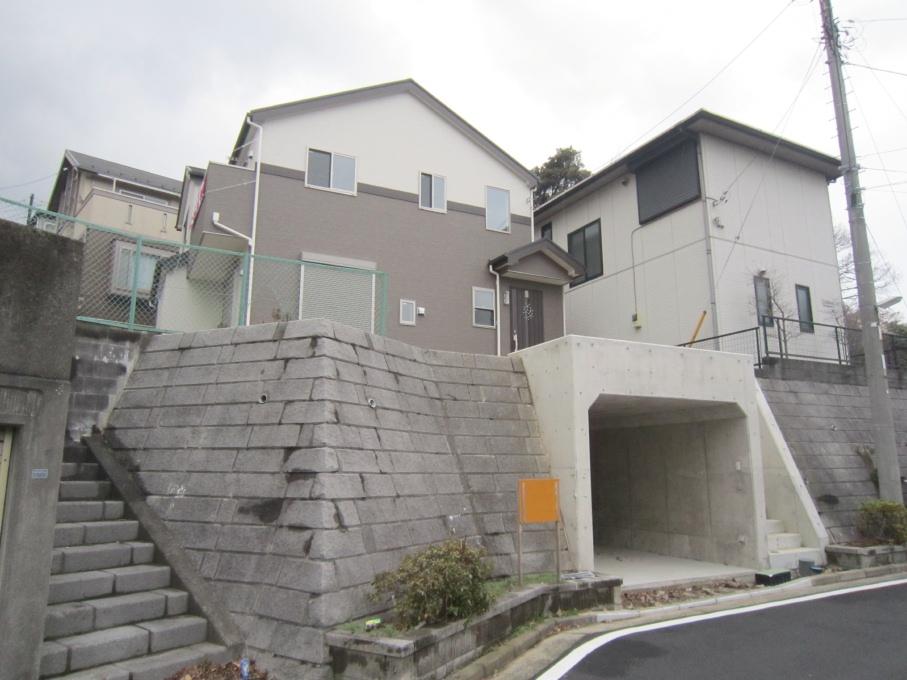 Local photos, including front road. Local (12 May 2013) Shooting