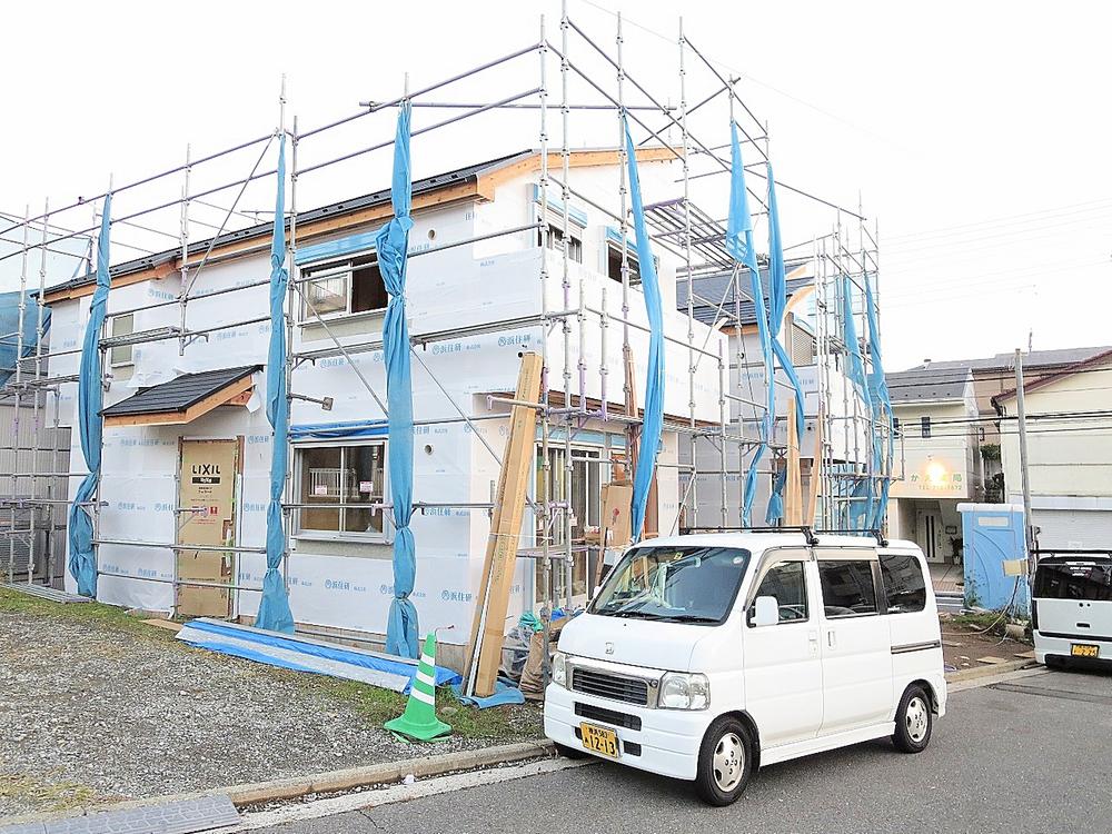 Local appearance photo. LDK with a functional face-to-face kitchen and a sense of unity! We live that time to spend with your family is fun! Local (11 May 2013) Shooting