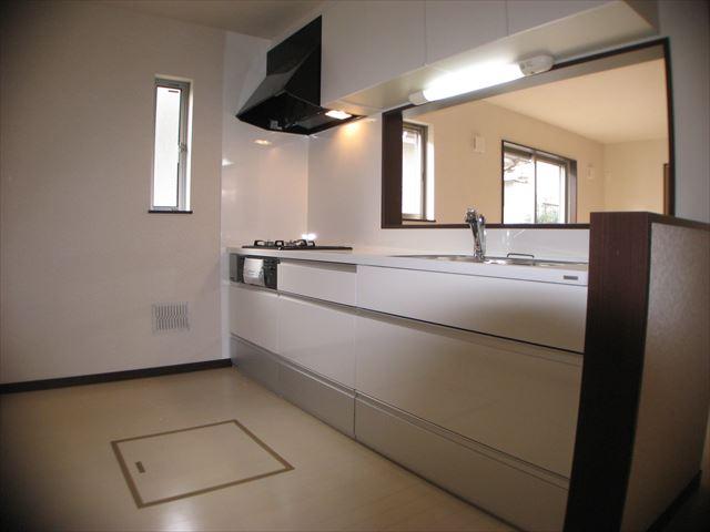 Kitchen. LD while working in the kitchen at the counter kitchen overlooks course until the Japanese-style room!