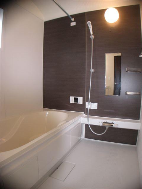 Bathroom. Unit bus leisurely Hitotsubo size Of course, it is with a ventilation drying heating!