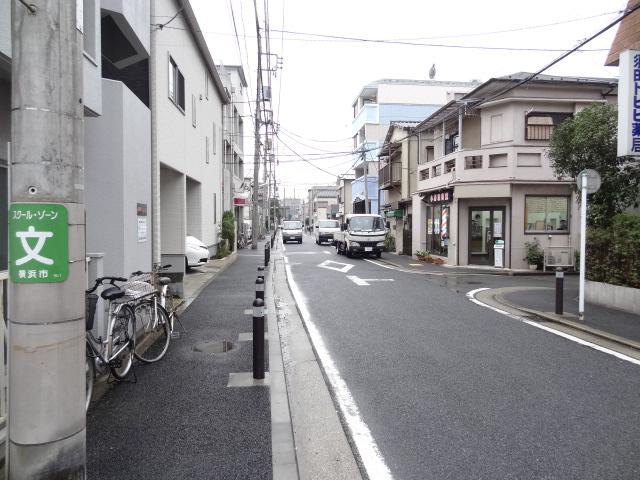 Local photos, including front road. Frontal road