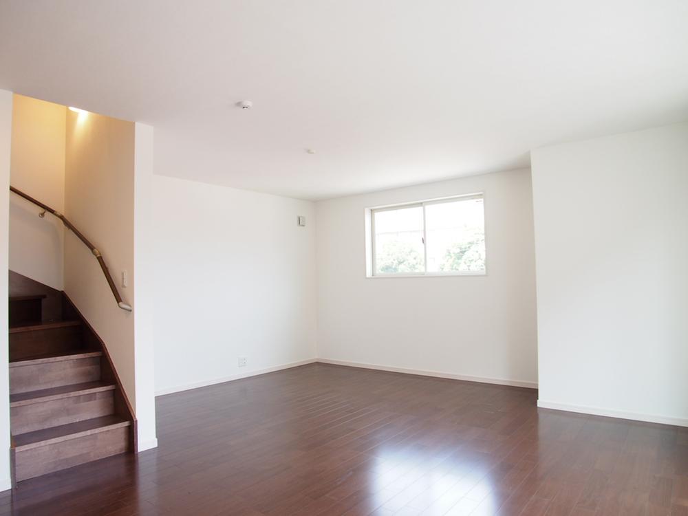 Same specifications photos (living). The company example of construction (living)