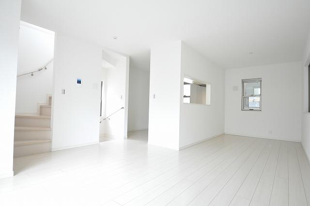 Same specifications photos (living). Example of construction