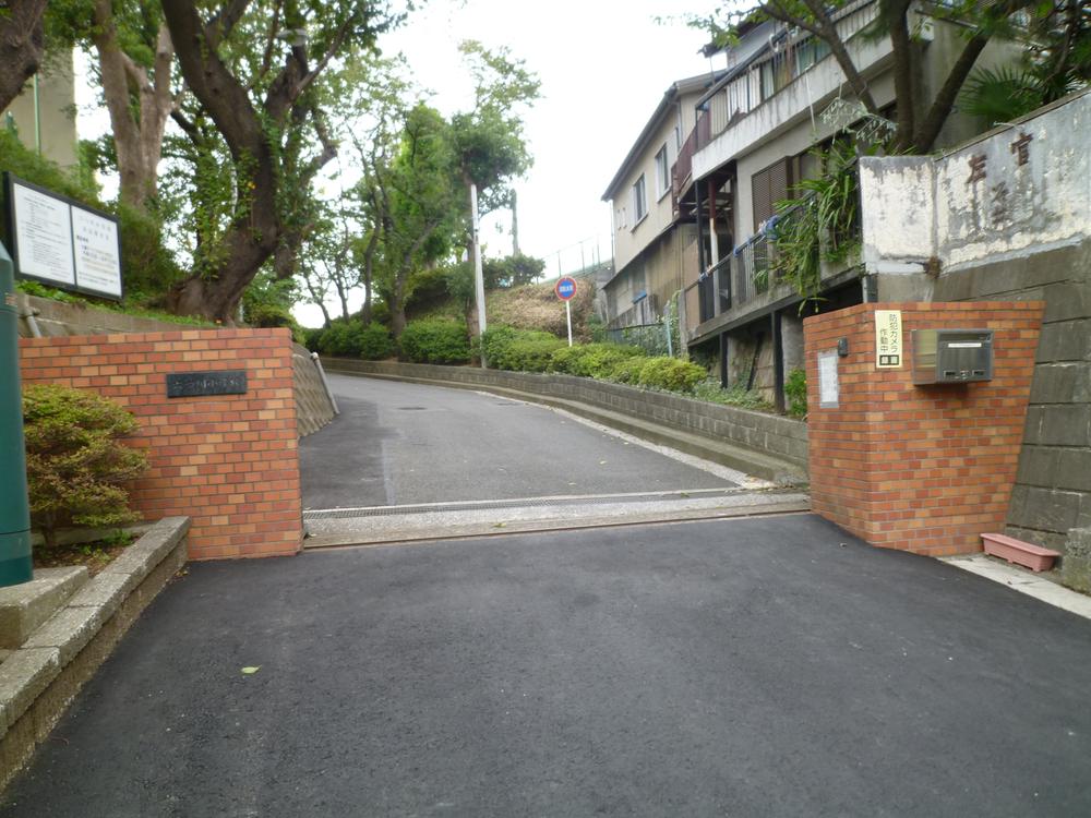 Other. Mutsukawa Elementary School: 9 minute walk (about 650m)