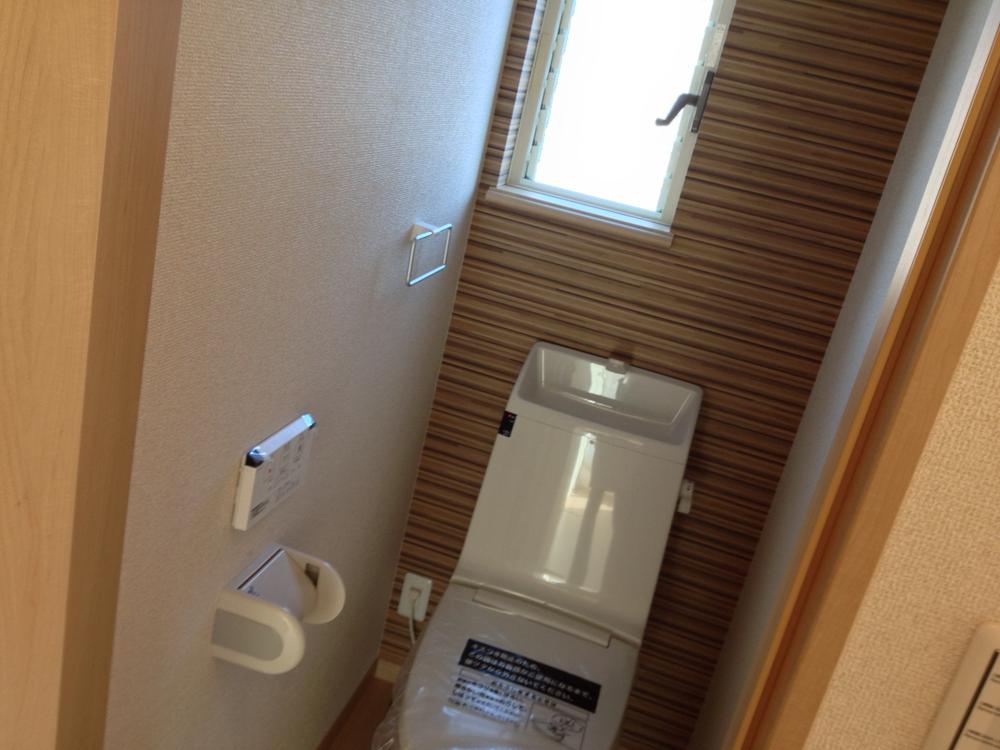 Toilet. Indoor (12 May 2013) Shooting