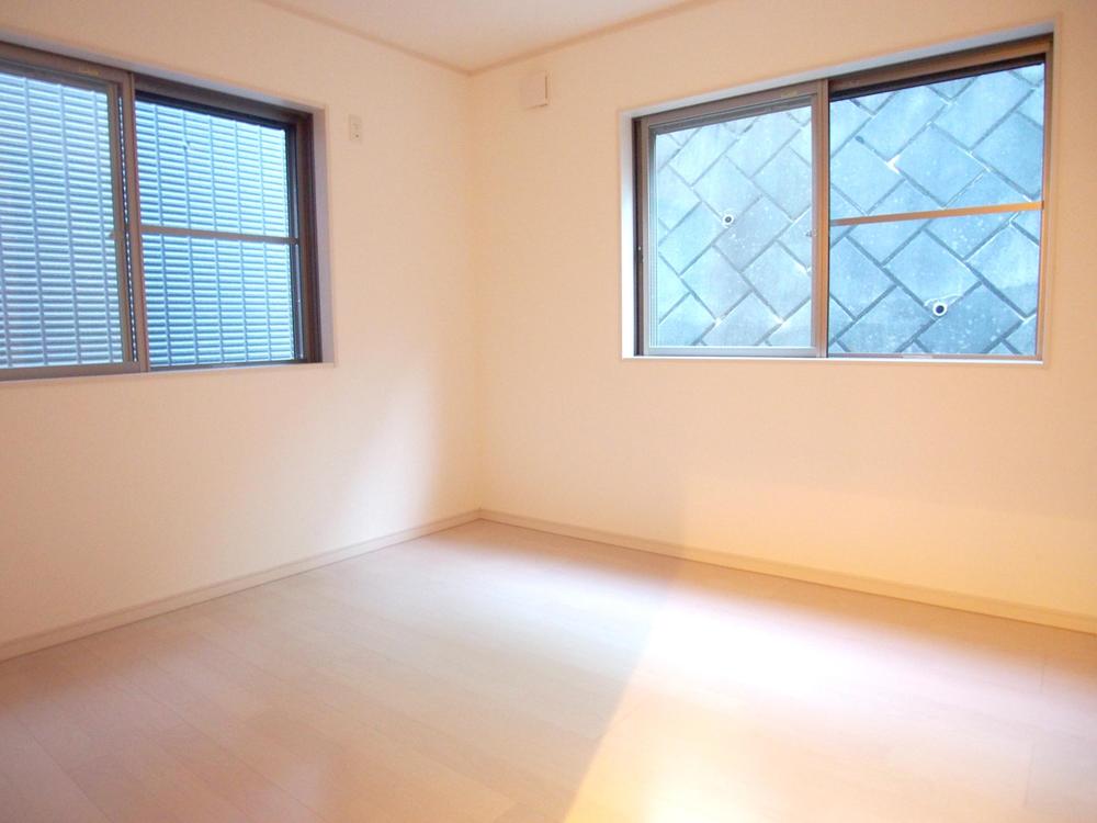 Same specifications photos (Other introspection). Example of construction (room)