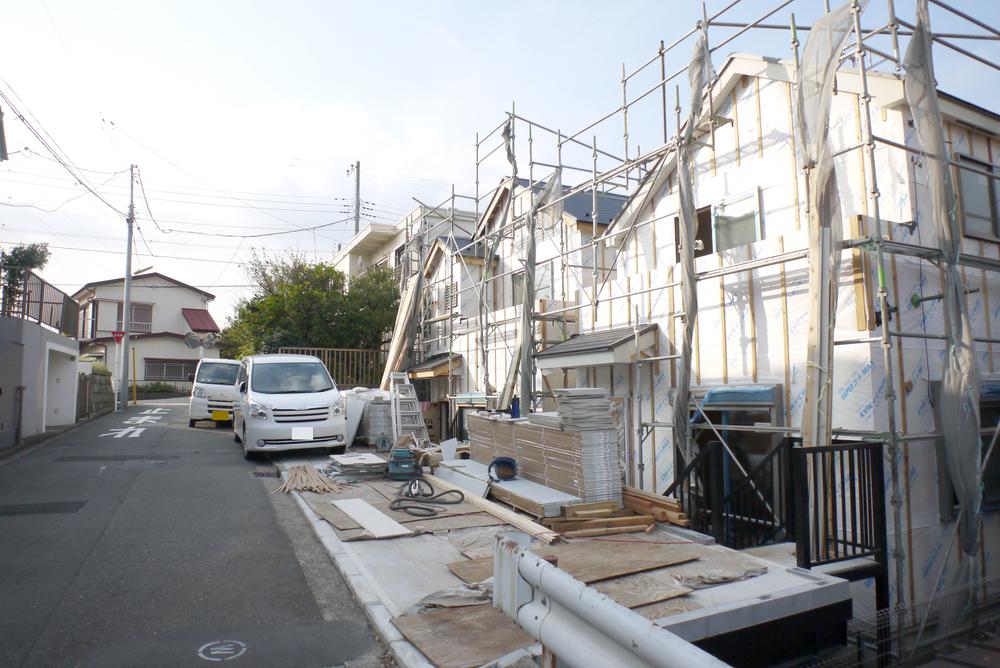 Local photos, including front road. Local (10 May 2013) Shooting