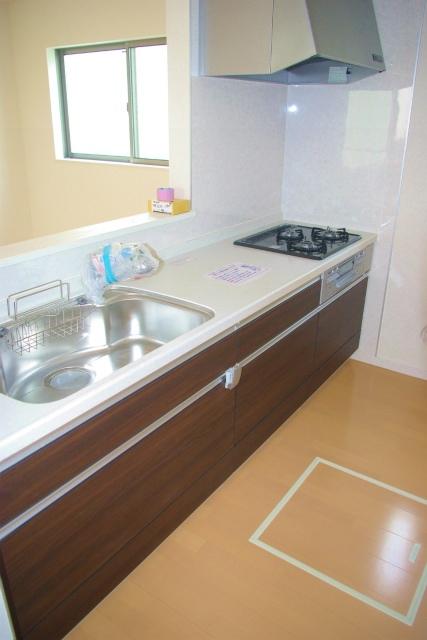 Kitchen.  [5 Building] Room (August 2013) Shooting