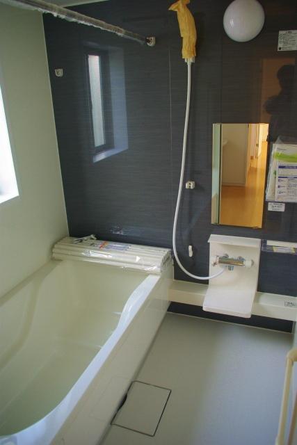 Bathroom.  [5 Building] Room (August 2013) Shooting