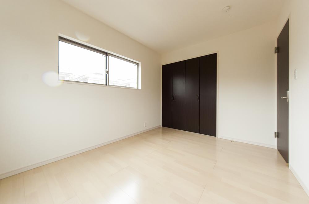 Non-living room. Bright living room