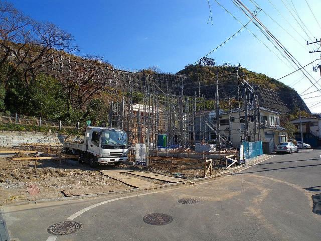 Local photos, including front road. Local (12 May 2013) Shooting