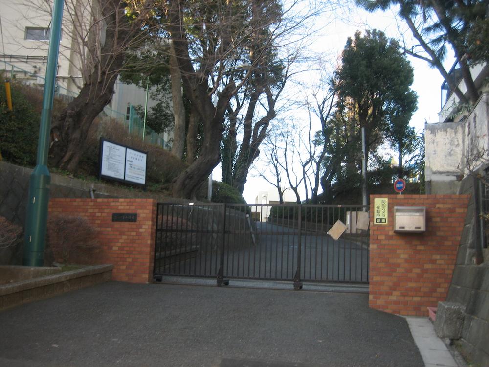 Primary school. 875m to Yokohama Municipal six River Elementary School