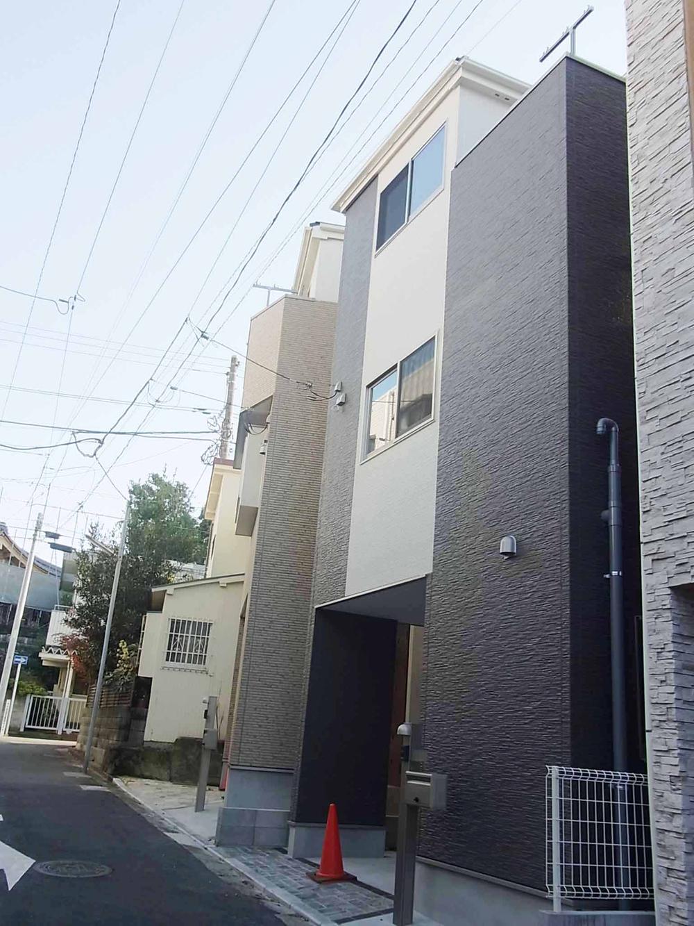 Local appearance photo. Local (11 May 2013) Shooting