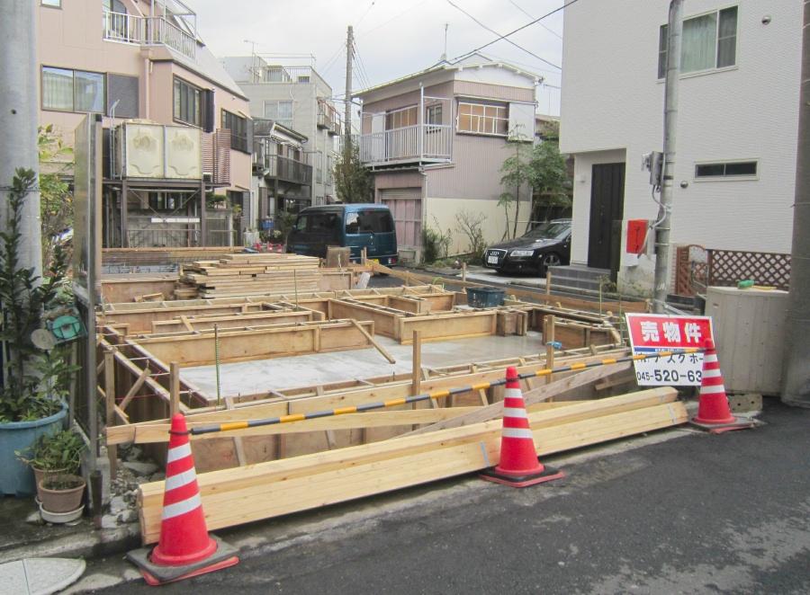 Local appearance photo. Local (12 May 2013) Shooting