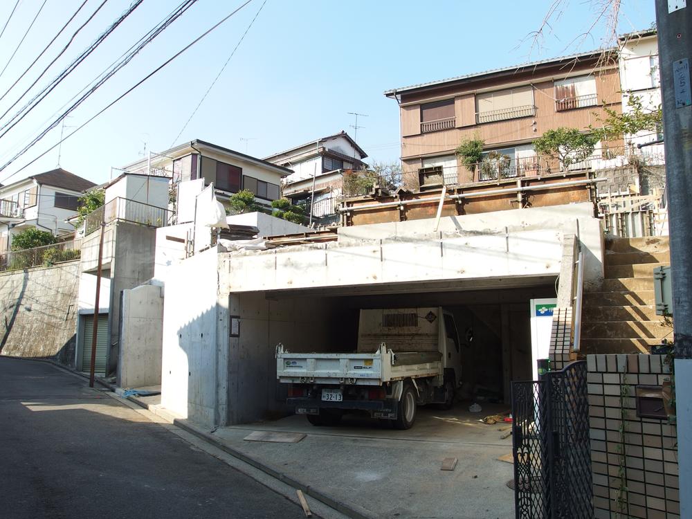 Local photos, including front road. Local (12 May 2013) Shooting