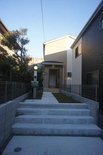 Local appearance photo. Building 2 appearance