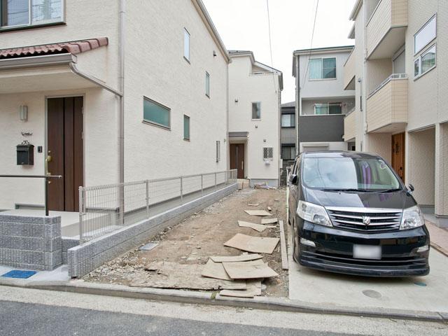 Local appearance photo. Local (11 May 2013) Shooting