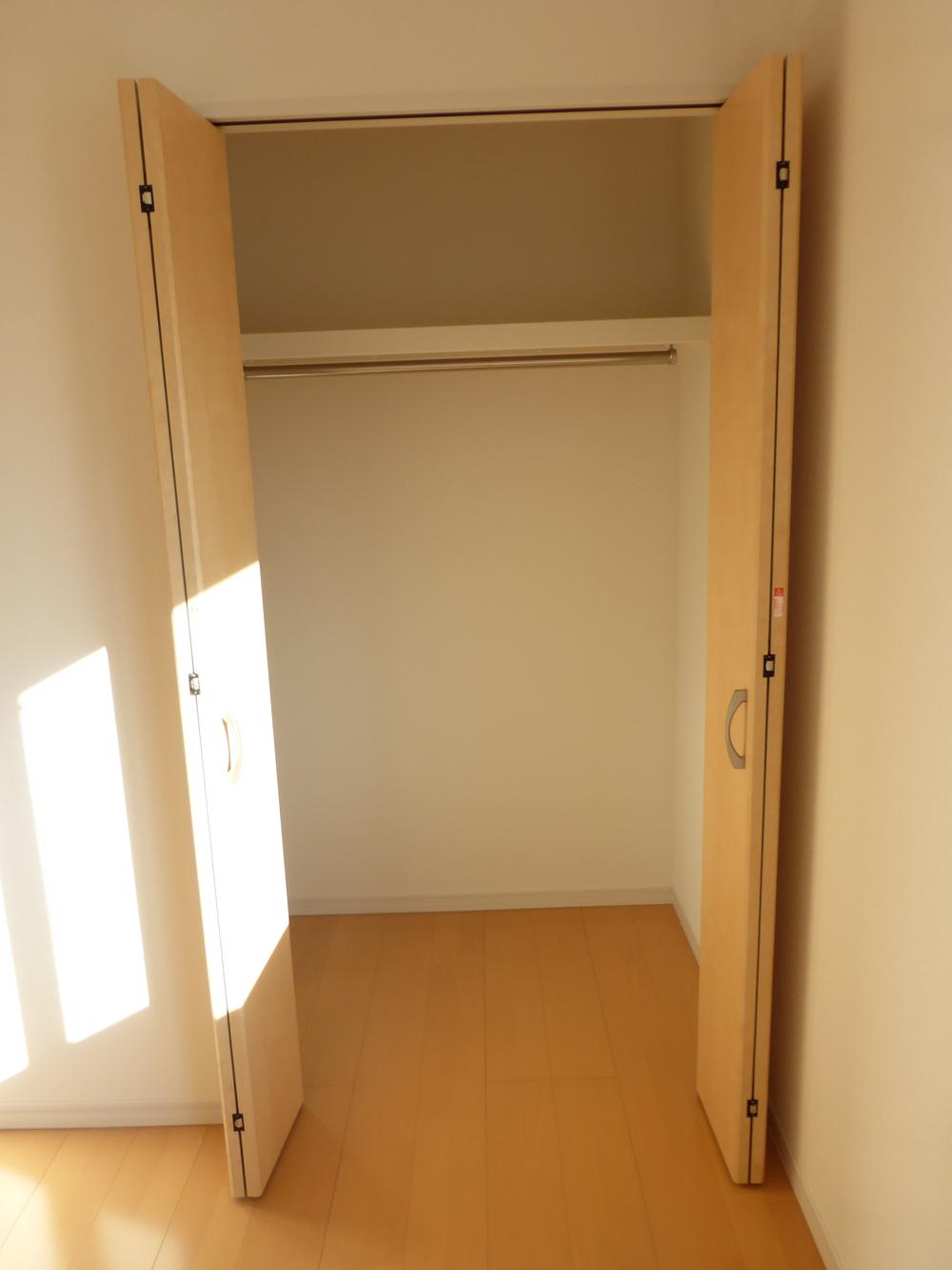 Receipt. 1 Building Indoor (December 22, 2013) Shooting All room storage Yes!