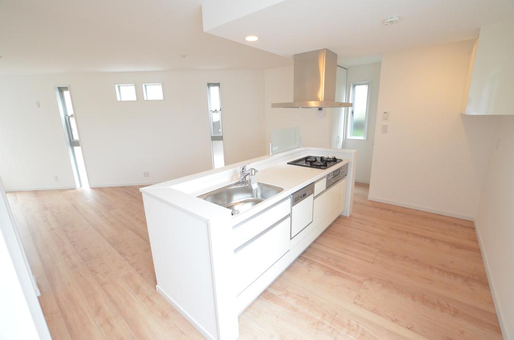 Same specifications photo (kitchen). It is a popular face-to-face kitchen!