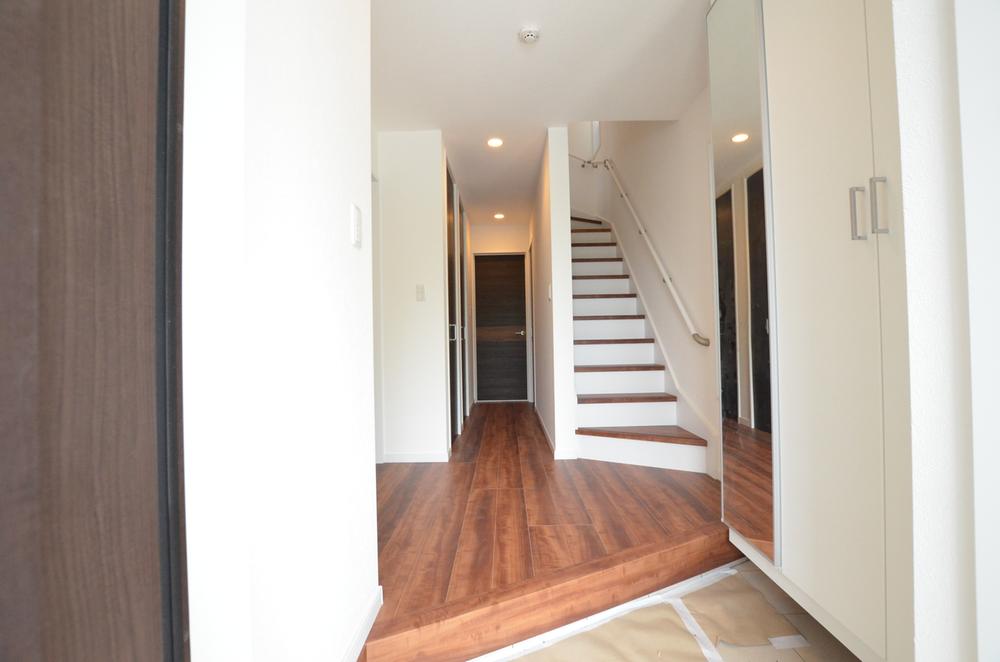 Same specifications photos (living)