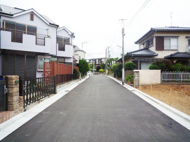 Local photos, including front road. Local (July 2013) Shooting