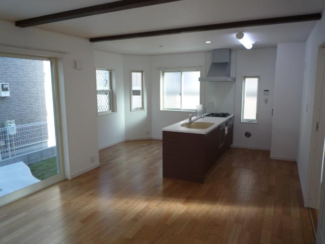 Same specifications photo (kitchen)