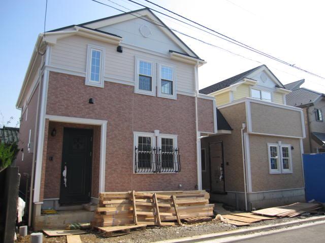 Local appearance photo. Local (10 May 2013) Shooting