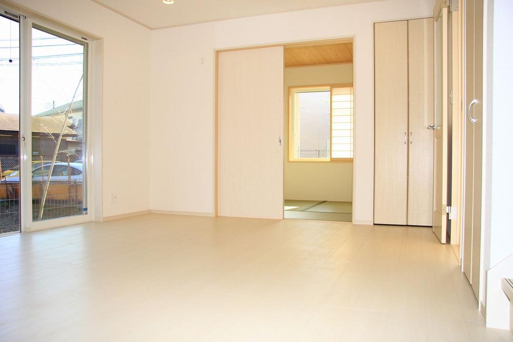 Same specifications photos (living). Same specifications