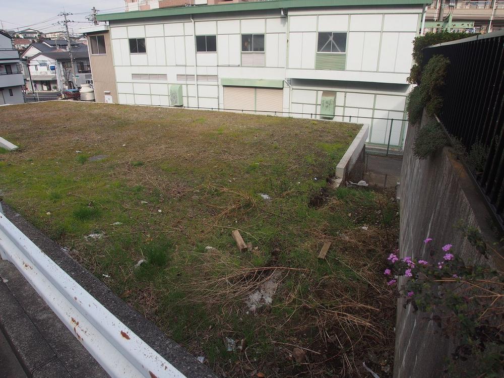 Local photos, including front road. Local (12 May 2013) Shooting