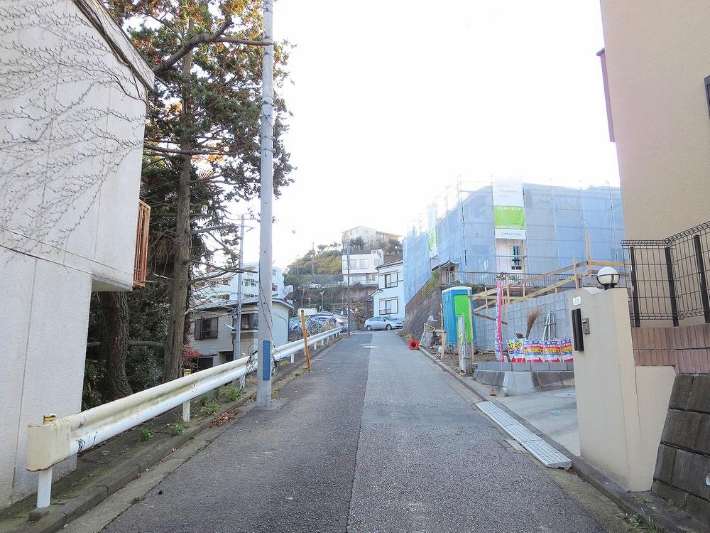 Local photos, including front road. Very quiet living environment! Local (11 May 2013) Shooting