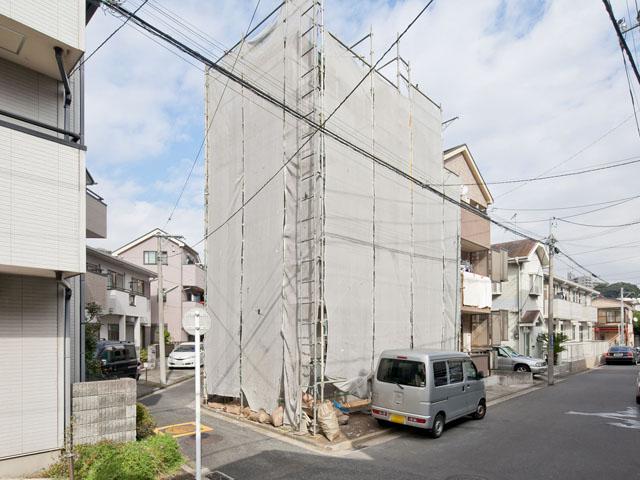 Local appearance photo. Local (11 May 2013) Shooting