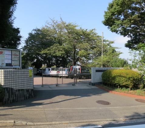 Junior high school. Rokukkawa until junior high school 650m